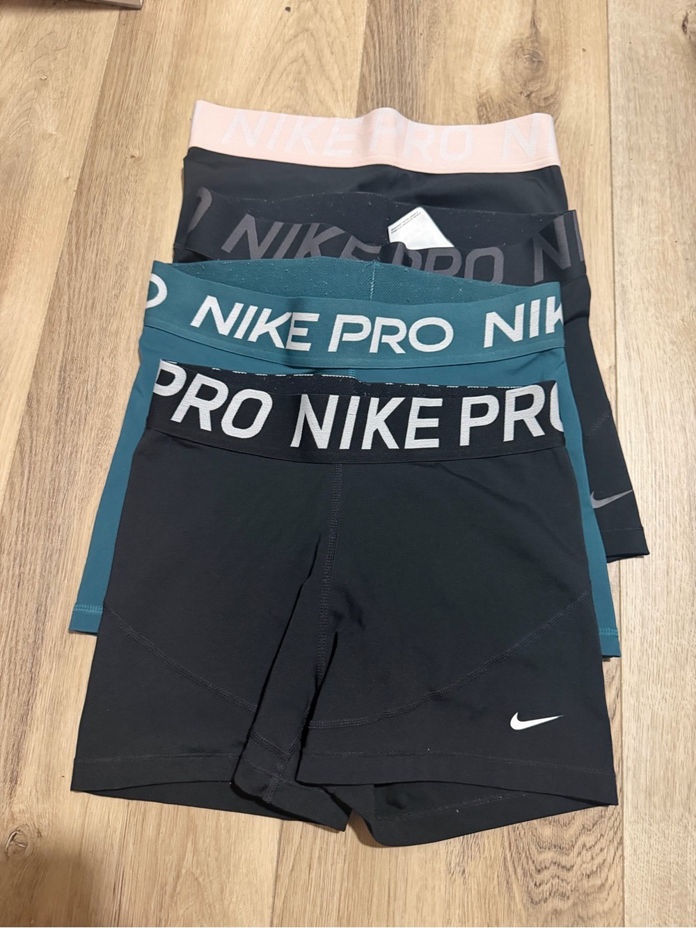 Nike Pro Women’s Performance Shorts bundle Medium